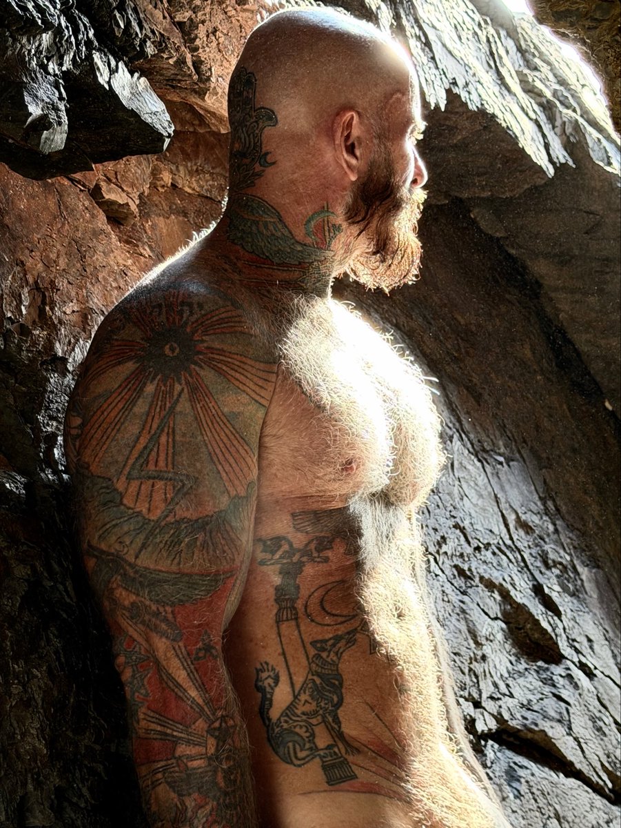 arijhunter's tweet photo. Golden cave https://t.co/DeupcbqFt3