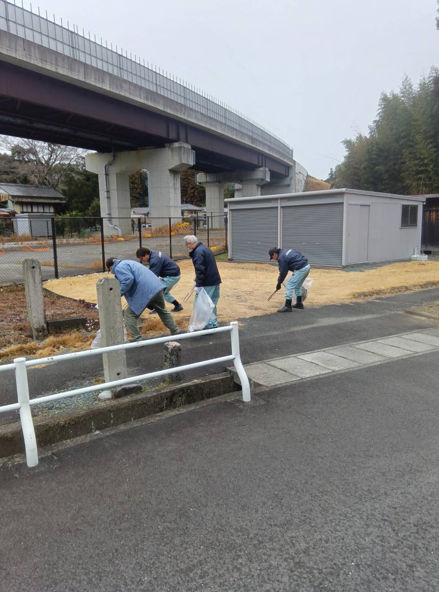 QPRiw1t9yzrCTip's tweet photo. 株式会社リサイクルクリーン
2月7日（土）☁️
本社工場近隣の清掃活動をおこないました🧹 ４１名と大勢のご参加ありがとうございました🤗 https://t.co/mIjk2htzAb