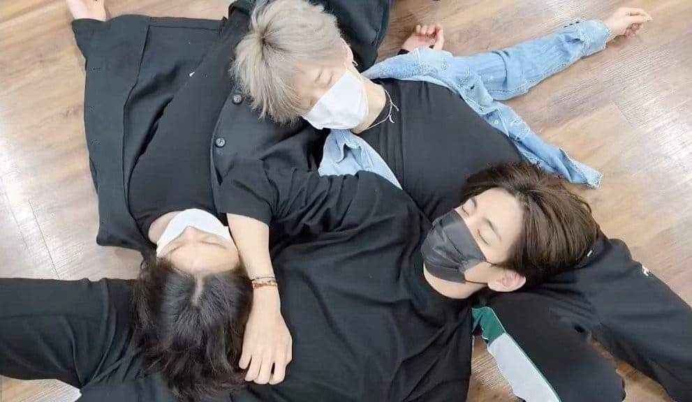 yoonkook lover tweet media