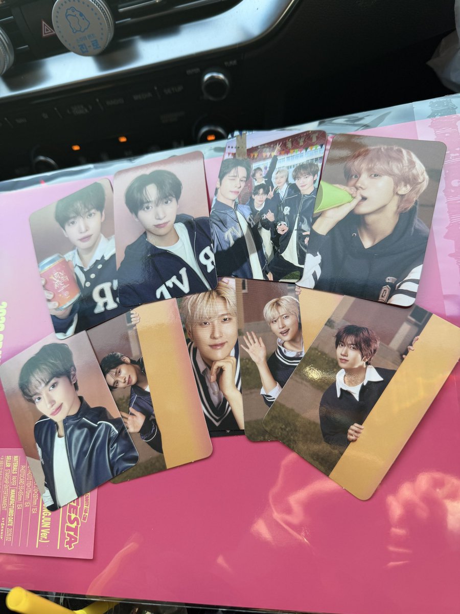 jjunbong1130's tweet photo. 크래비티 팬콘 포카, 쿠션키링 교환

저: 포카(사진), 쿠션키링 태영,정모
러비티: 모든 민희 형준
#크래비티 #러비티 #팬콘 https://t.co/6X7QZqjwEc