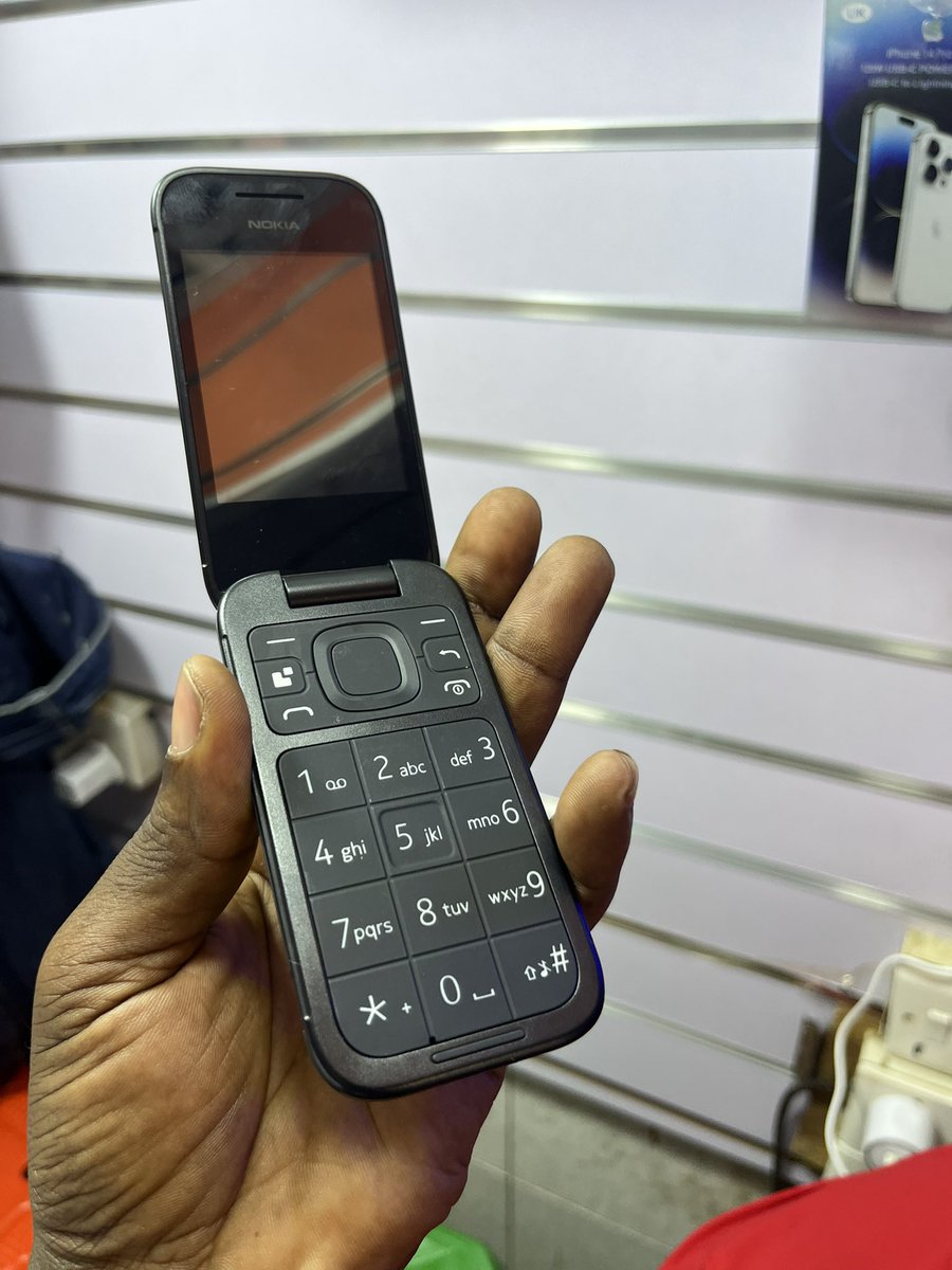 FezeIsmail1's tweet image. Hello Saturday 
We Are Open for Business 
Come Support my hustle 
#Ismailmobilekampala 
#Authentic
+256704452242