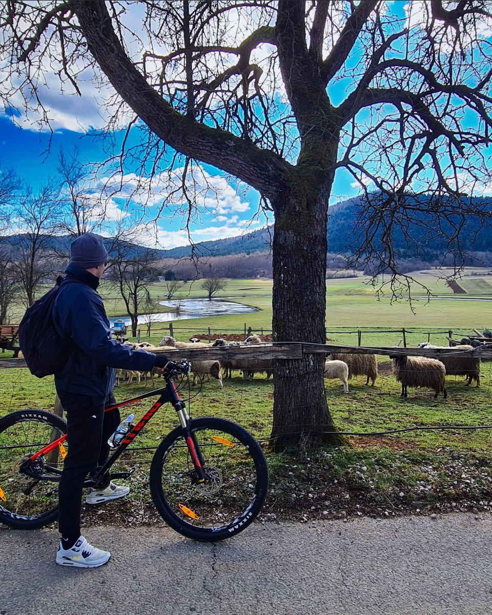 Bikademy tweet media