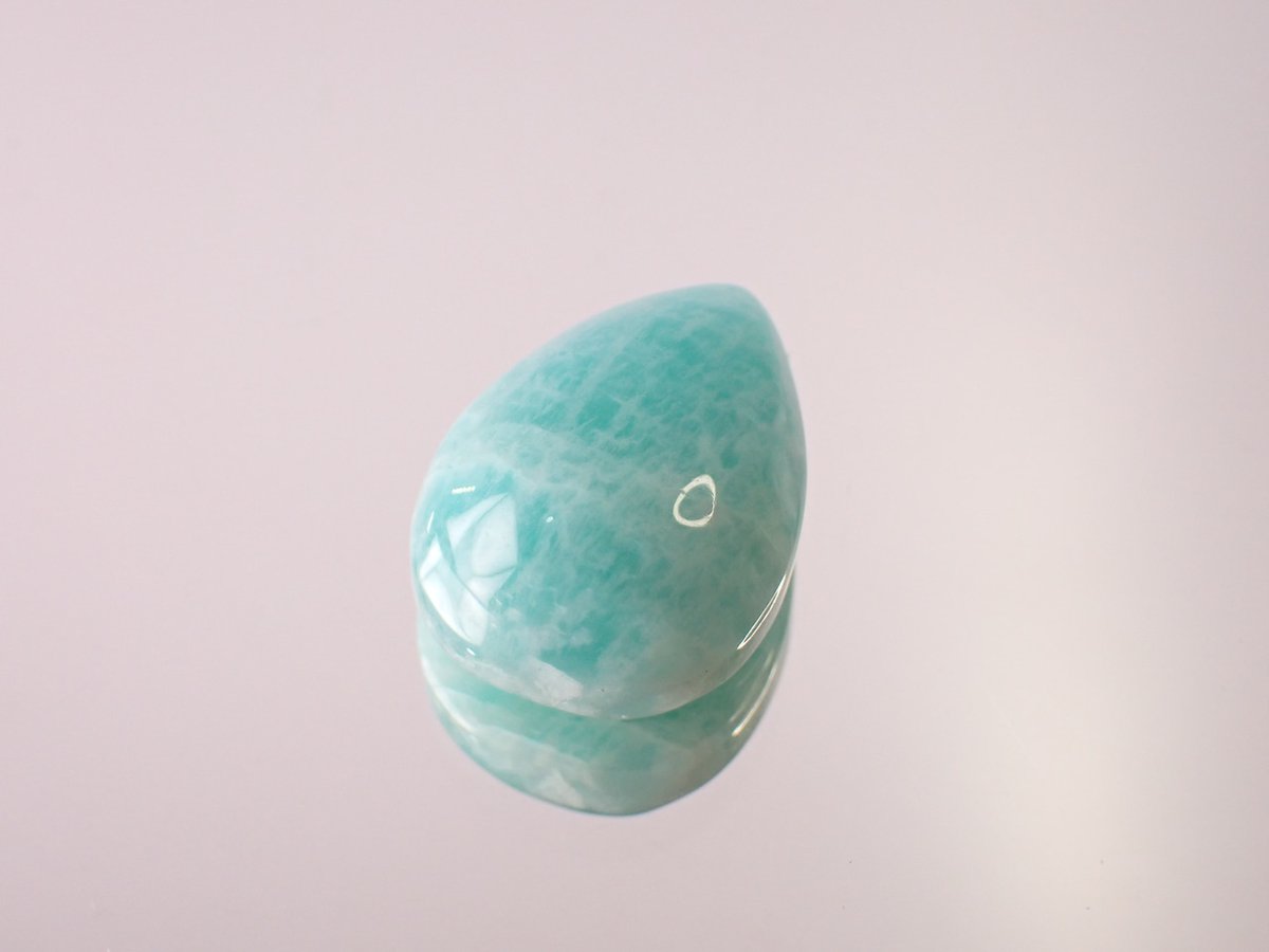 販売中のアマゾナイトですが、サンストーンのように表面がキラキラし