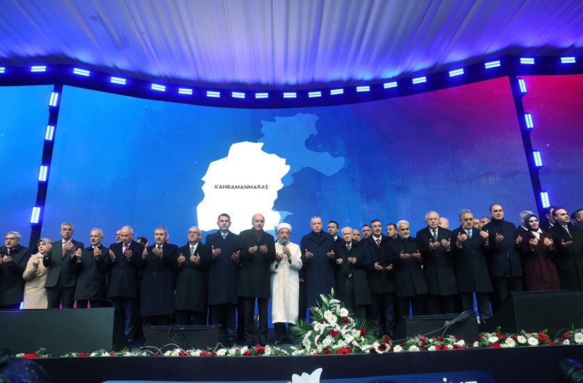 Cumhurbaşkanımız Sn <a href="/RTErdogan/">Recep Tayyip Erdoğan</a>: “Devlet-millet dayanışmasının en güzel örneğini sergileyerek depremin açtığı yaraları beraberce sardık.

86 milyon olarak küllerimizden yeniden doğduk, Türkiye’mizin gücünü tüm dünyaya bir kez daha gösterdik.” 

#TürkiyeminGücüneBak