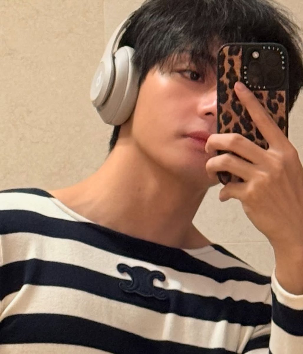 tetestream's tweet image. Taehyung updated new post on Instagram!

🐯 January Oari, February Hajime.