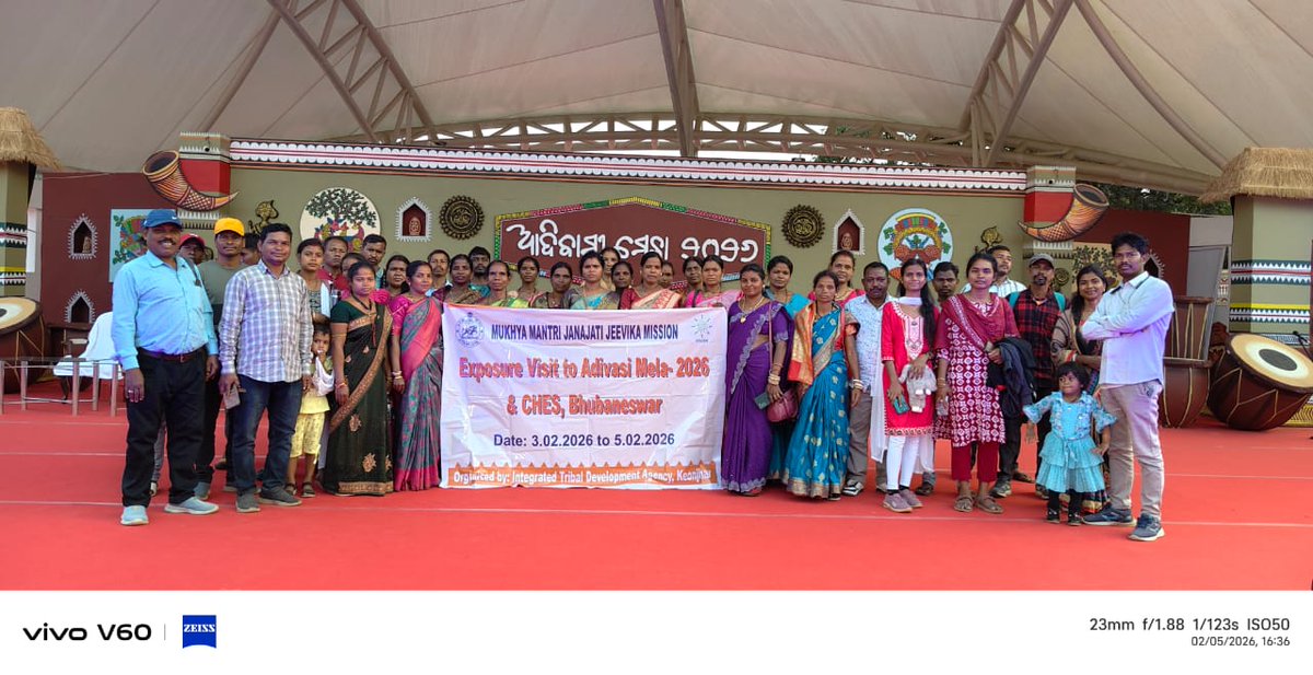 scstdevdept's tweet photo. MMJJM beneficiaries from ITDA Keonjhar during an exposure visit to Adivasi Mela 2026, experiencing the rich tribal culture, crafts, and livelihood opportunities. https://t.co/V6Ceha86An
