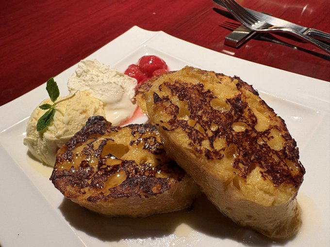 新橋ジャックローズさんにて
やはり甘味は脳の栄養ですな(*'∇`*) 