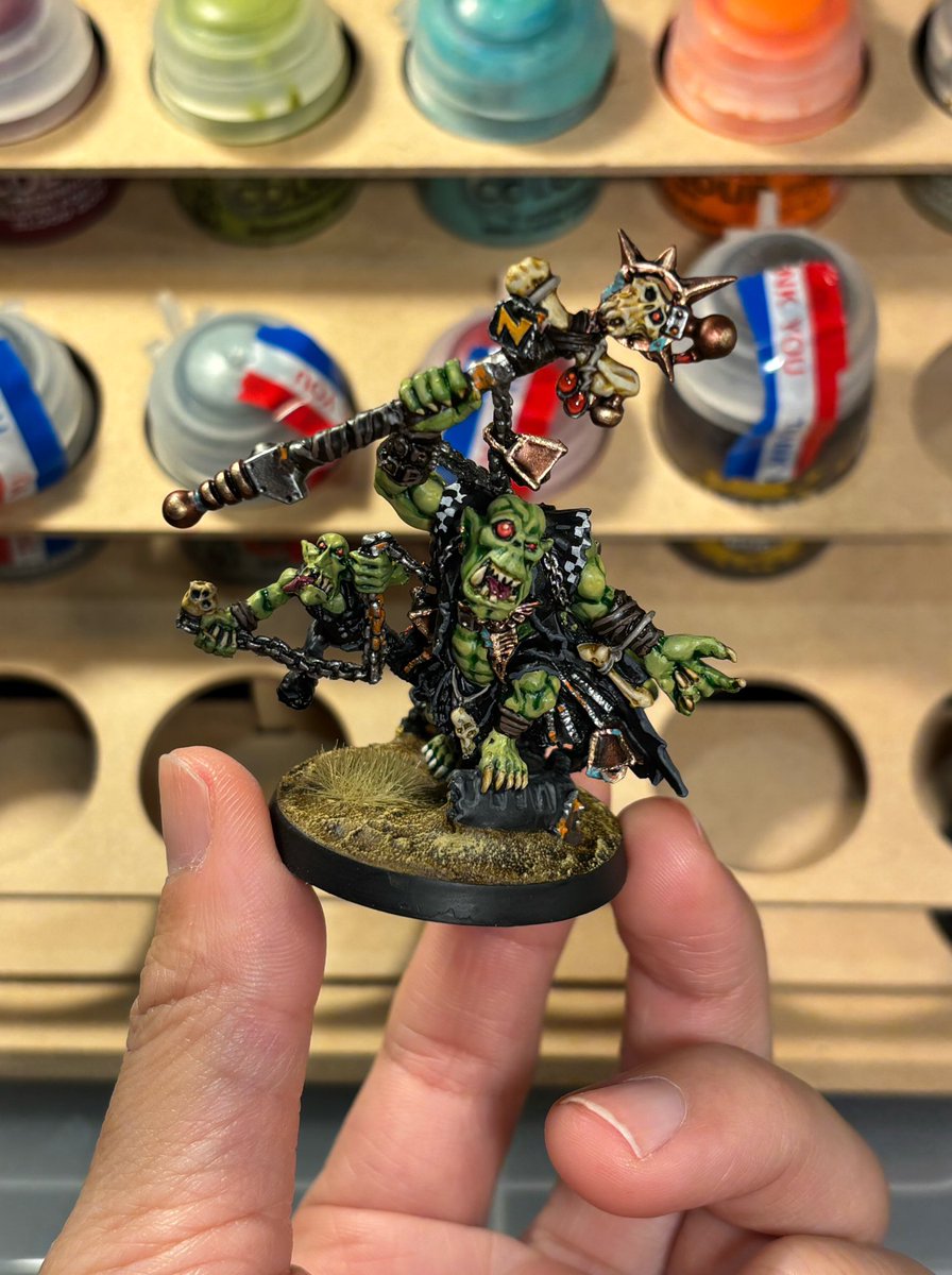 warhammer_Kem's tweet photo. オルク　ウィアードボゥイ
好きだけど、２体目は塗りたくない...

#ウォーハンマー
#WarhammerCommunity https://t.co/hxn91OW4O9