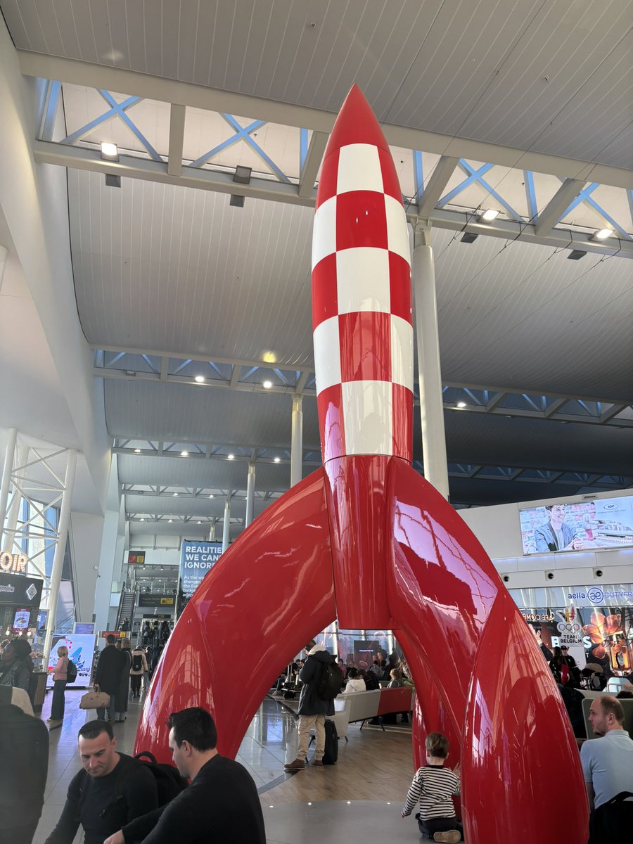 タンタンに出てくるやつ
ブリュッセル空港にて

ミラノに行ってきまーす