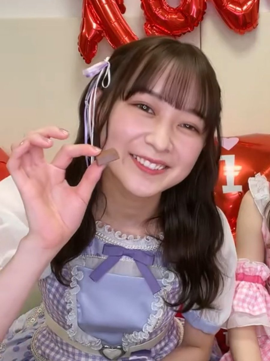 お紅茶を淹れて、チョコレートの食べ比べですか♪優雅な朝をお過ごし