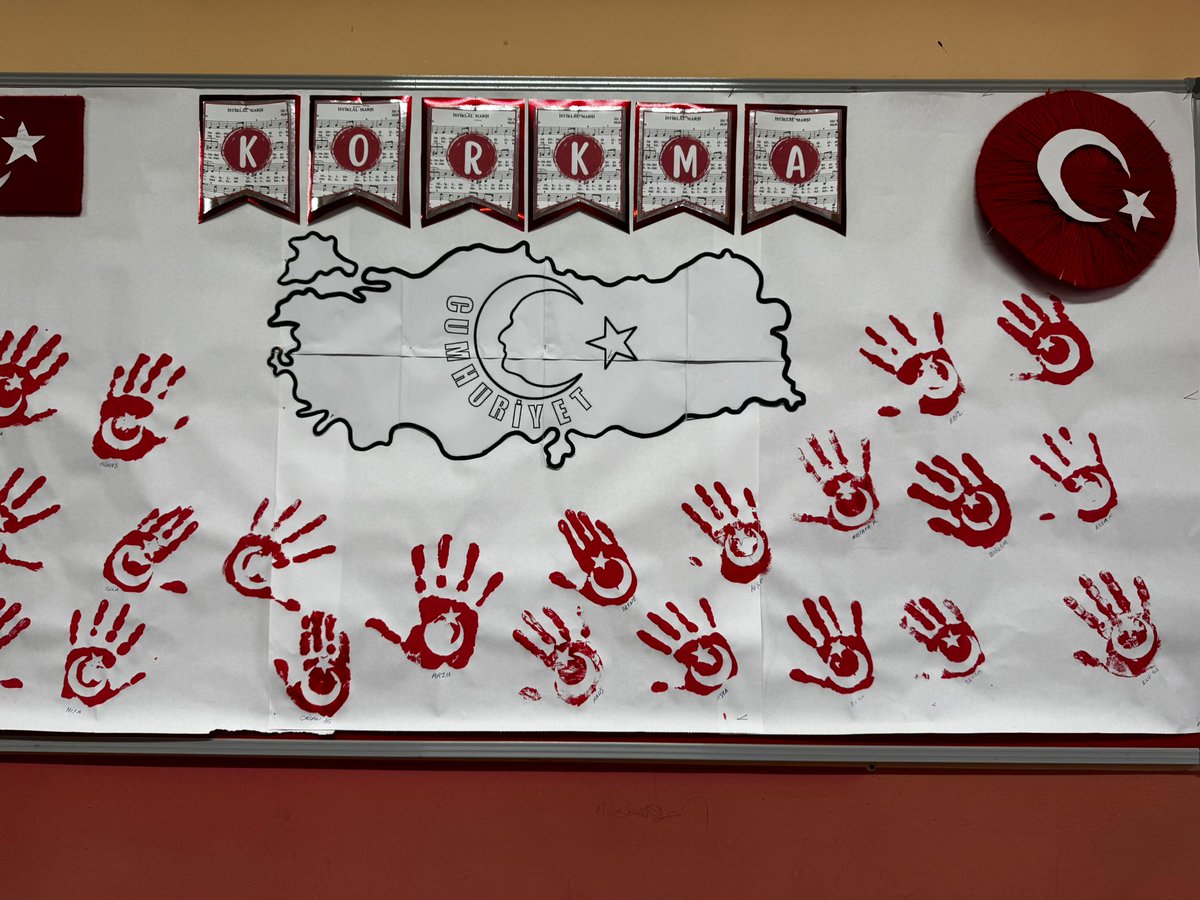 30agustos_io's tweet photo. El boyama çalışmalarıyla bayrak temalı pano oluşturan öğrenciler, bayrağımıza duydukları sevgi ve bağlılığı çalışmalarına yansıttı.

#Ümraniye30Ağustosİlkokulu
#MutluÇocuklar
#bayraklabaşlayanokul https://t.co/OIMvFvD5hy