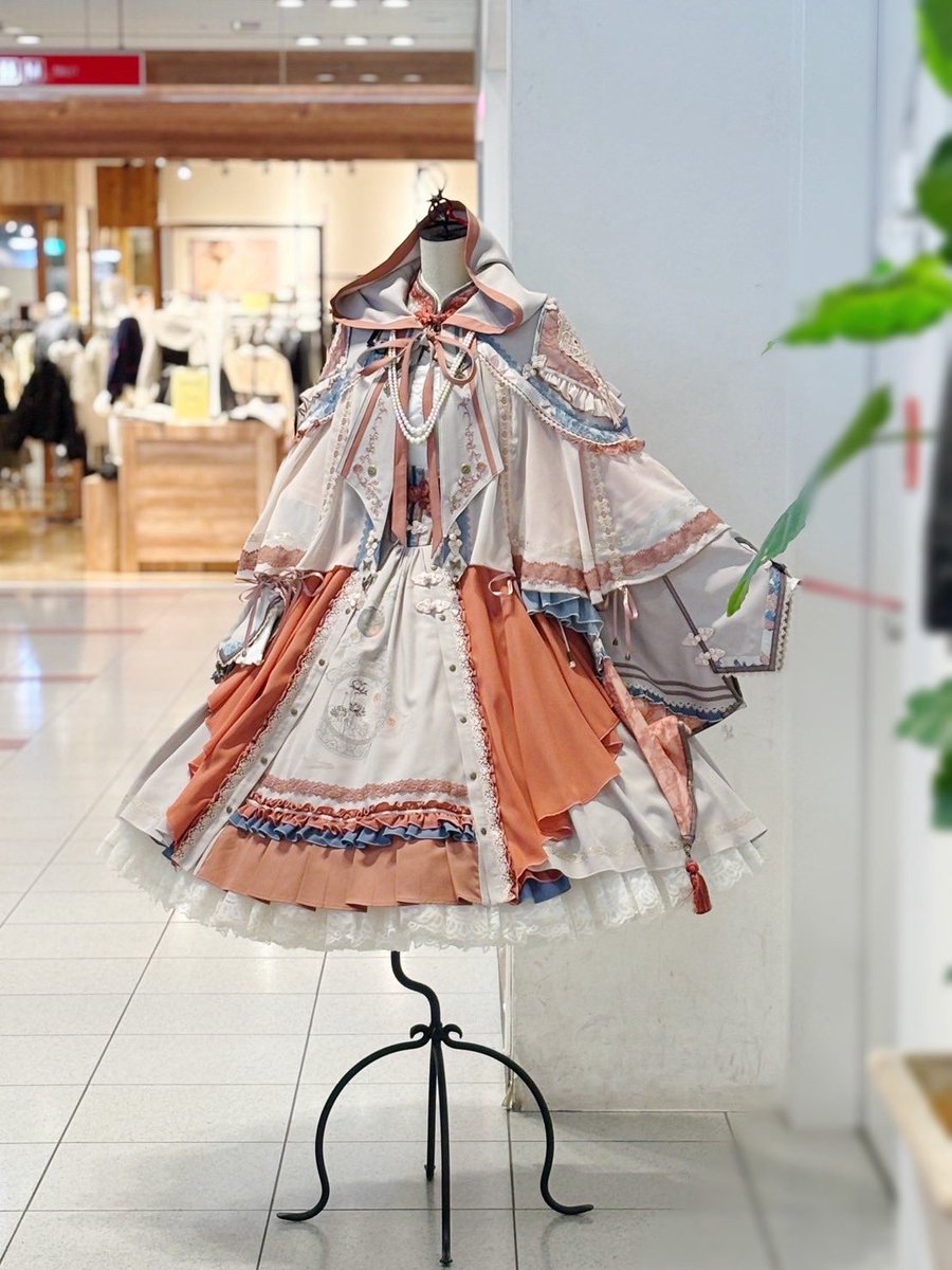 皆様こんにちは☀️ 梅田 #HEPFIVE 店です🎡 🍑桃花幻夢🍑 ✤装飾