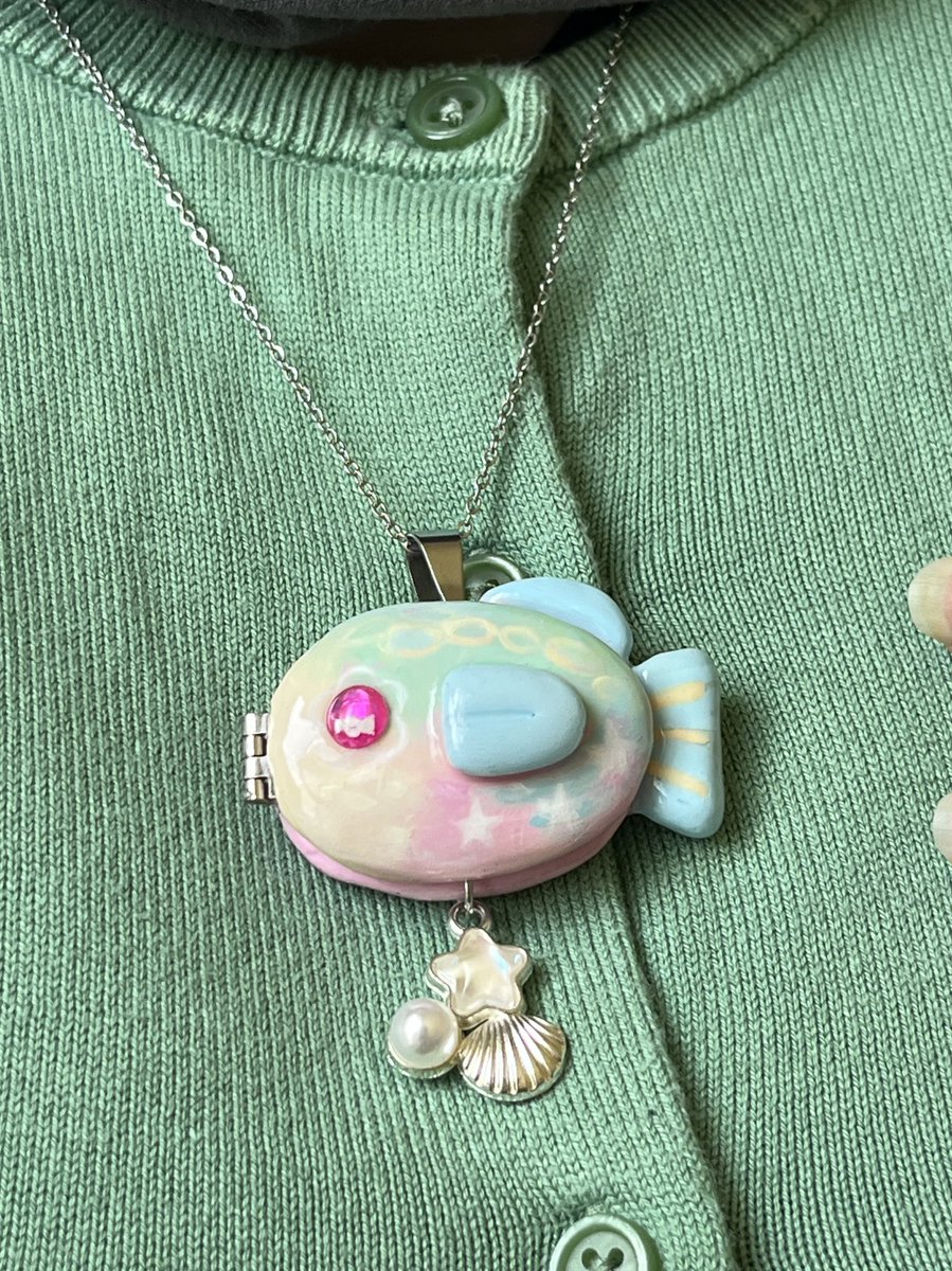 whimsikewl's tweet image. fish locket necklace🐠🐚✨ #clayart