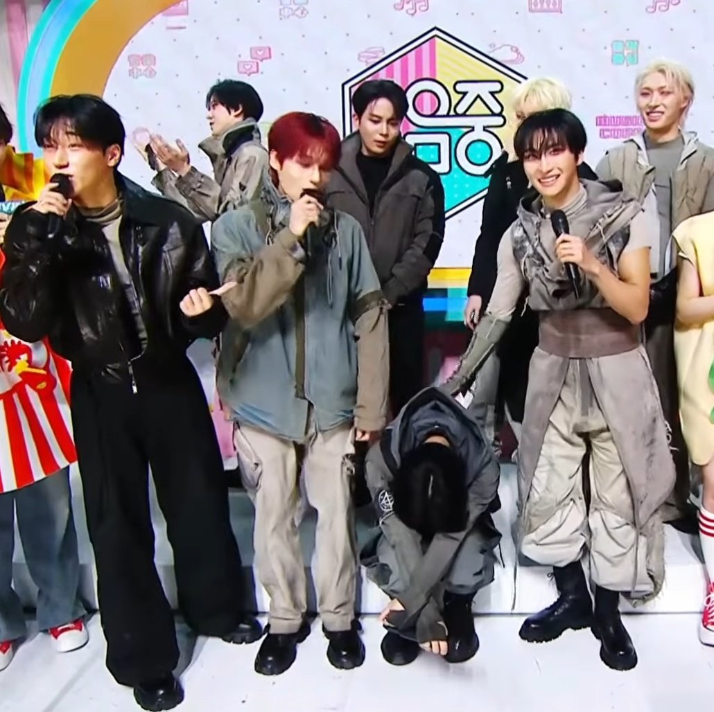 그래도 이럴때 홍중이편 되어주는거 성화뿐이다 ㅋㅋ 😂😂