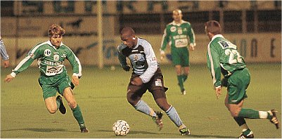 ArchivesFc's tweet photo. Le 7 février 2004, le Tours FC faisait match nul 0-0 contre Libourne St Seurin pour la 24e journée de National
📸Crédits photos: La Nouvelle République https://t.co/EQXTO4n5yn