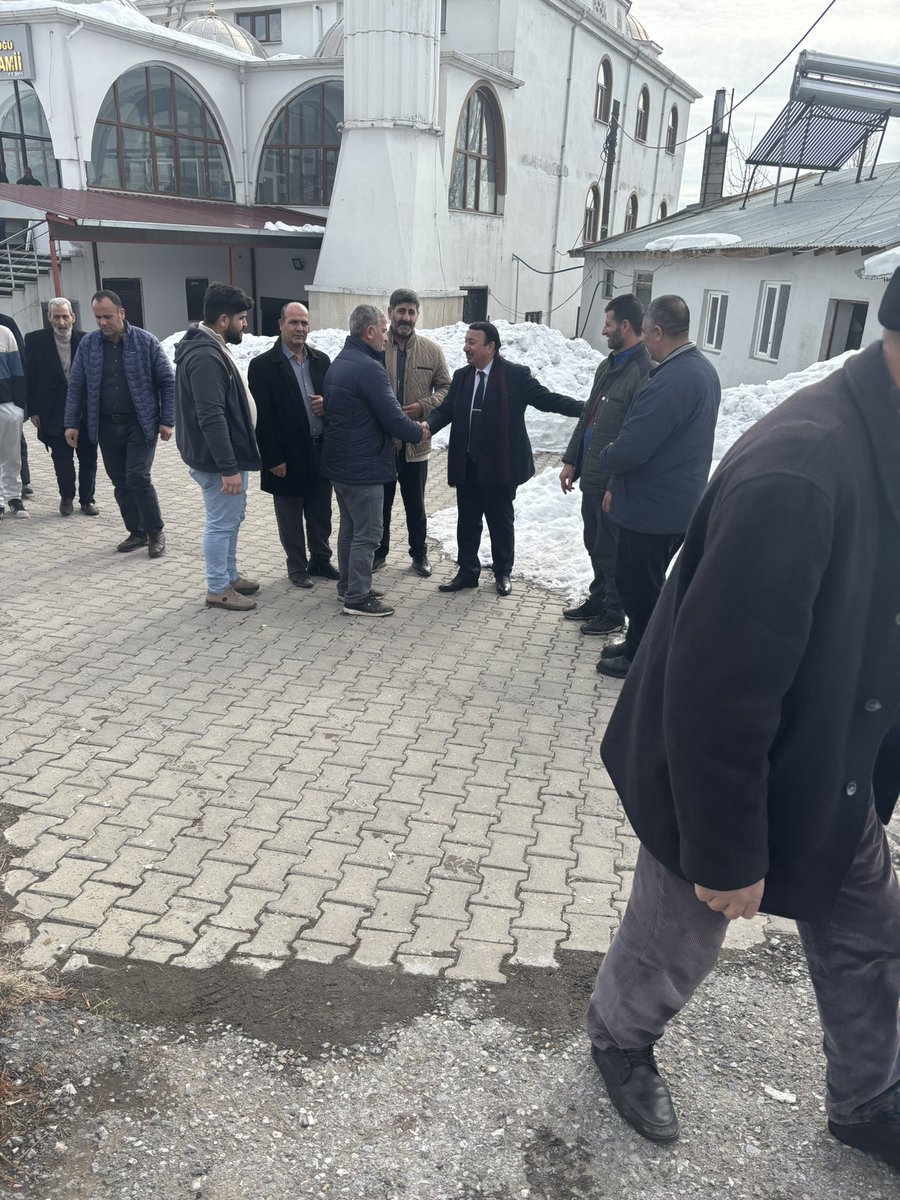 Kurucusu olduğum Kadim Aşiretler Federasyon genel başkanı ve üst kurul üyelerimiz ile Erciş ilçemizde bazı ziyaretlerde bulunduk. Ev sahipliğinden dolayı İş insanı Redkan Aşireti kanaat önderi Cafer Kanpolat teşekkür ederim.