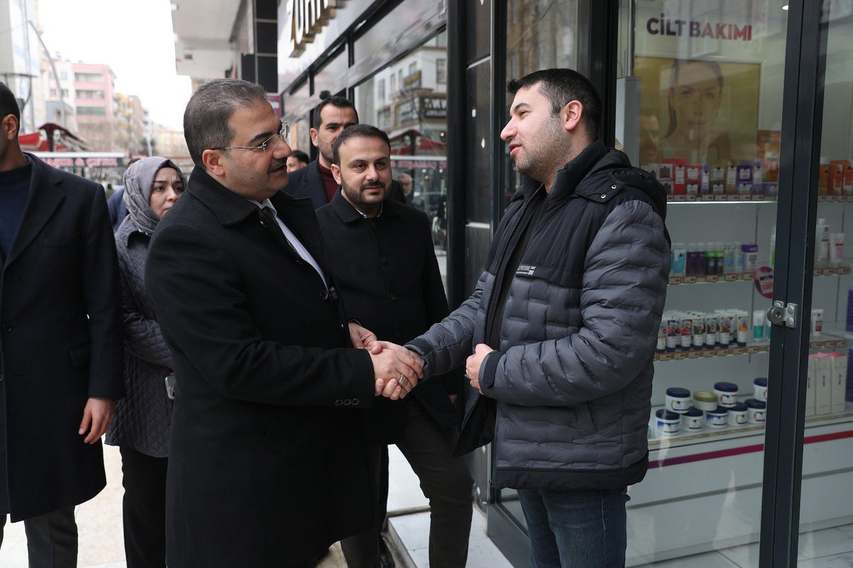 haliliye_bld's tweet photo. BAŞKAN CANPOLAT HALKLA İÇ İÇE

Haliliye Belediye Başkanı Mehmet Canpolat, Mahalle muhtarları, esnaf ve vatandaşlarla bir araya geldi. 

https://t.co/UQUK7iCNhA https://t.co/JpvjcmlvgA