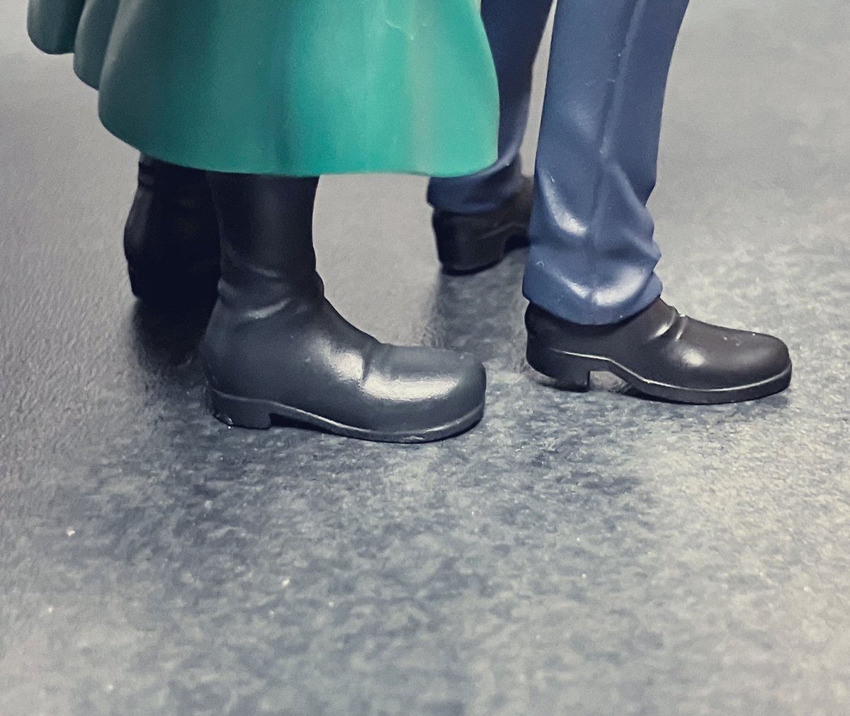 ほぼ同じ身長なのに足のサイズが全然違うのたまらんね