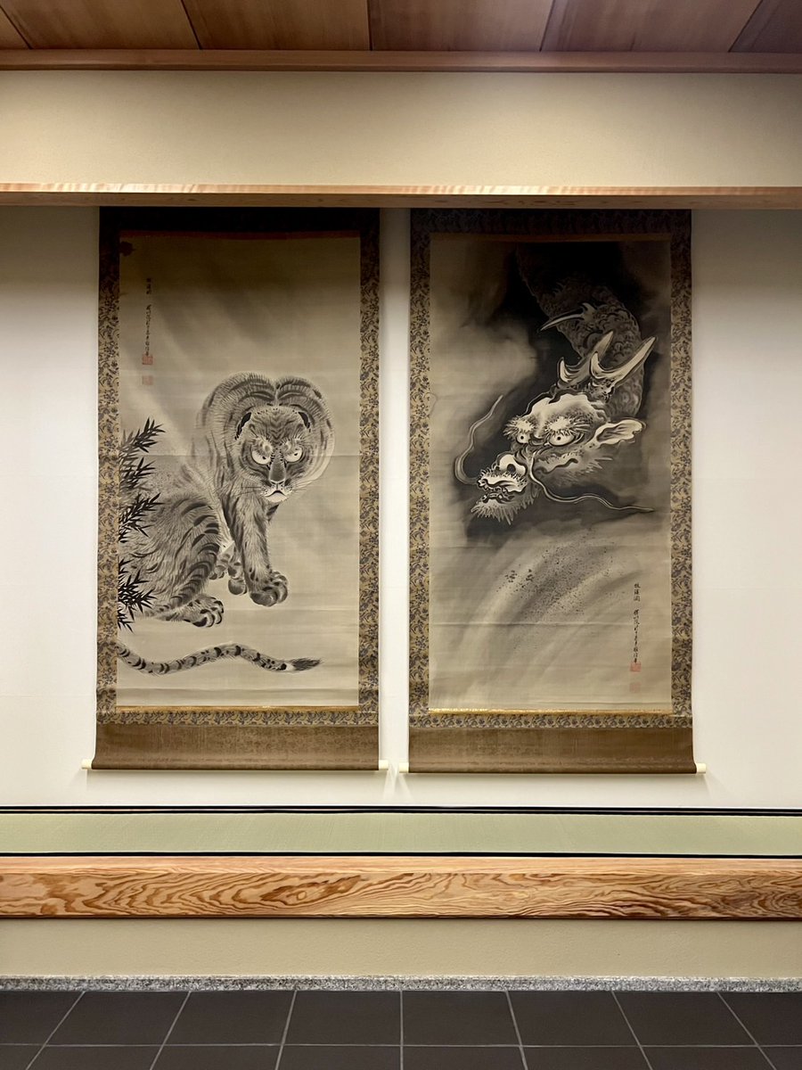 狩野勝川院雅信 : 龍虎図 ・掛軸 ・絹本 ・江戸時代 ・19世紀 Kano