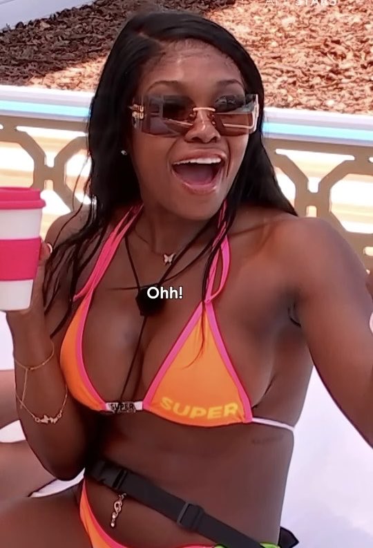 My beautiful babe Leanne looked so defeated after movie night. Let’s show her some love in the next vote. I only wanna see her happy. Hopefully they’ll bring in a bombshell for her after the next dumping. #loveislandallstars #loveisland #romance #wronged