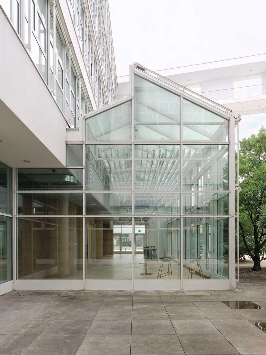 Archello's tweet image. HOLCIM Headquarters by Beyond Space reimagines the workplace as a three-dimensional campus built from Holcim’s own cement innovations.
archello.com/project/holcim… 

#3DPrintedConcrete #InnovativeCement #WorkplaceDesign