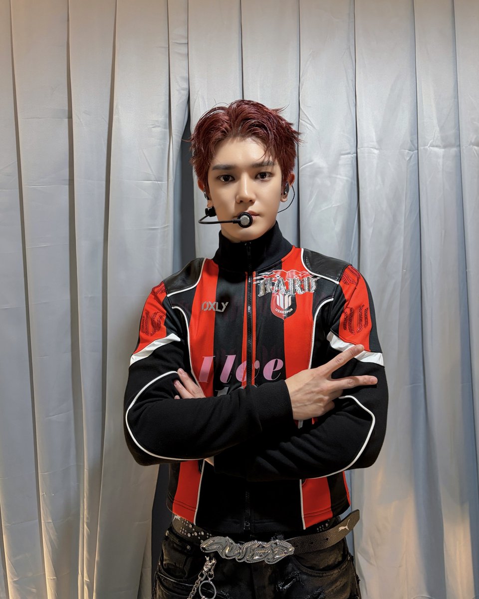 자카르타 여러분 ! 2년만이네요 오래 기다린 만큼 오늘 신나게 해드릴게요 !!!! 다같이 뛸 준비 되었죠 ??? 다 함께 신나게 노래부르고 놀아봐요 !! 

Halo Jakarta! sudah 2 tahun tidak bertemu. kalian sudah lama menunggu jadi saya akan membuat kalian seru ya!!! sudah siap untuk lompat dan