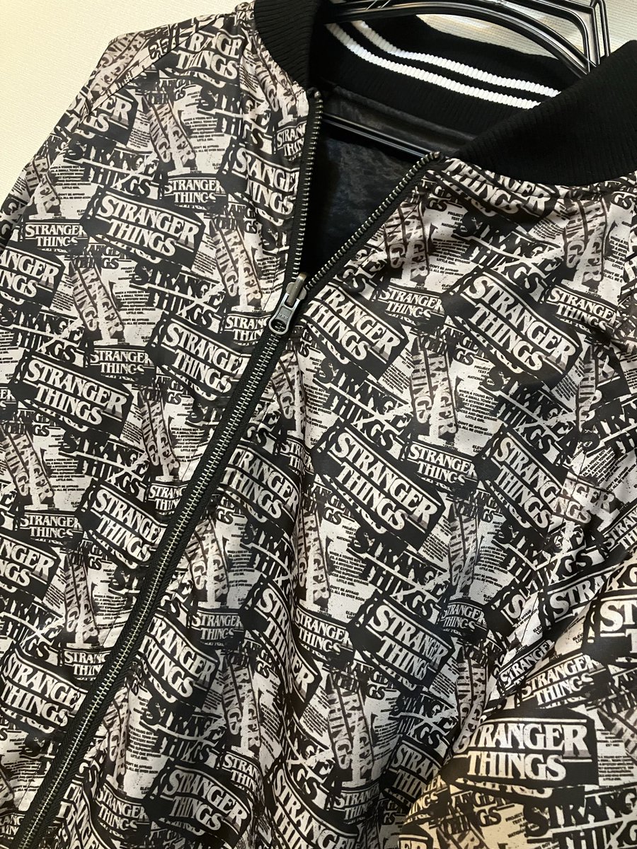 ストレンジャーシングス リバーシブル スカジャン 新品未使用