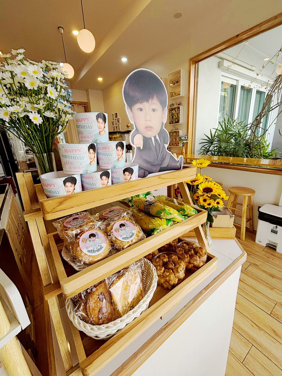 yousopurrrfect's tweet photo. มาเก็บโปรเจควันเกิดน้องออฟโีรดที่ TheGust SpecialCoffee วันนี้วันสุดท้ายแล้ว😭 เกือบไม่ทัน ร้านน่ารักมากก give away โซคิ้วท์ทั้งหมด โร้ดจิ๋วก็น่ารักฮืออ  กาแฟคุกกี้อร่อยมากฟรินน💗😻
 #Offroad26YearsofBlooming
#ออฟโรด #offroadKTP @TOTOGABACK https://t.co/gcW7Zi0XV3