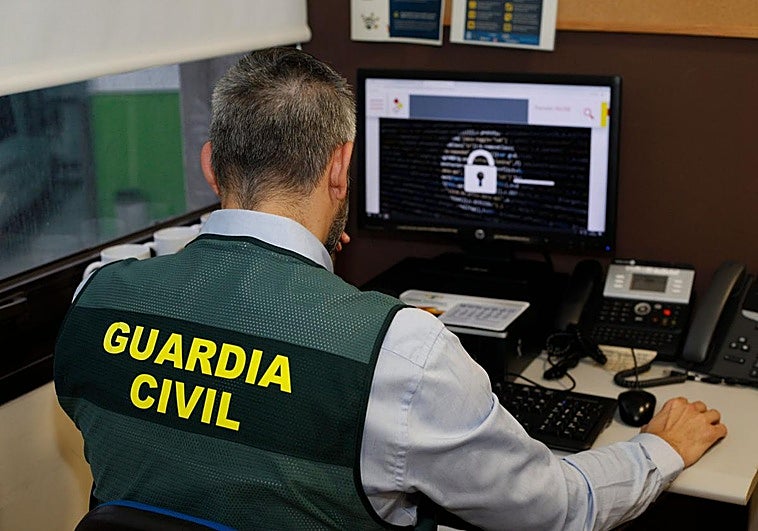 La Guardia Civil alerta de una campaña de 'phishing' con notificaciones falsas de Hacienda abc.es/tecnologia/gua… vía <a href="/abc_es/">ABC.es</a>