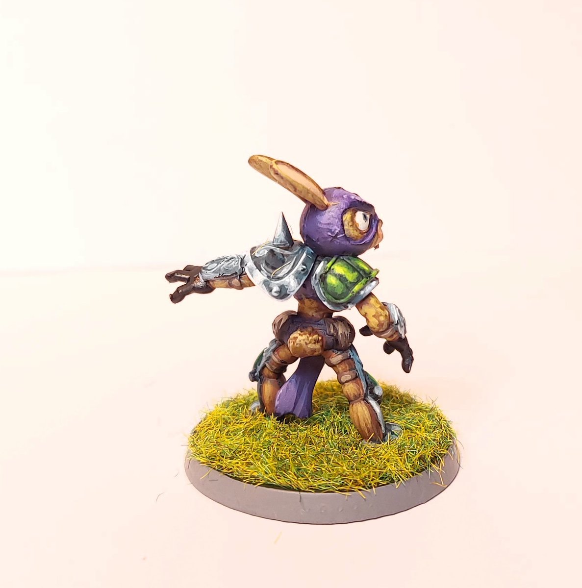 HollanderRick's tweet photo. Finished painting this "Dark Elf" from @DiceHeads for my Dark Elves Blood Bowl team. I'll play this at the next 7s season of my local Blood Bowl League. 
#miniaturepainting #bloodbowl https://t.co/mMqGxQvDRc
