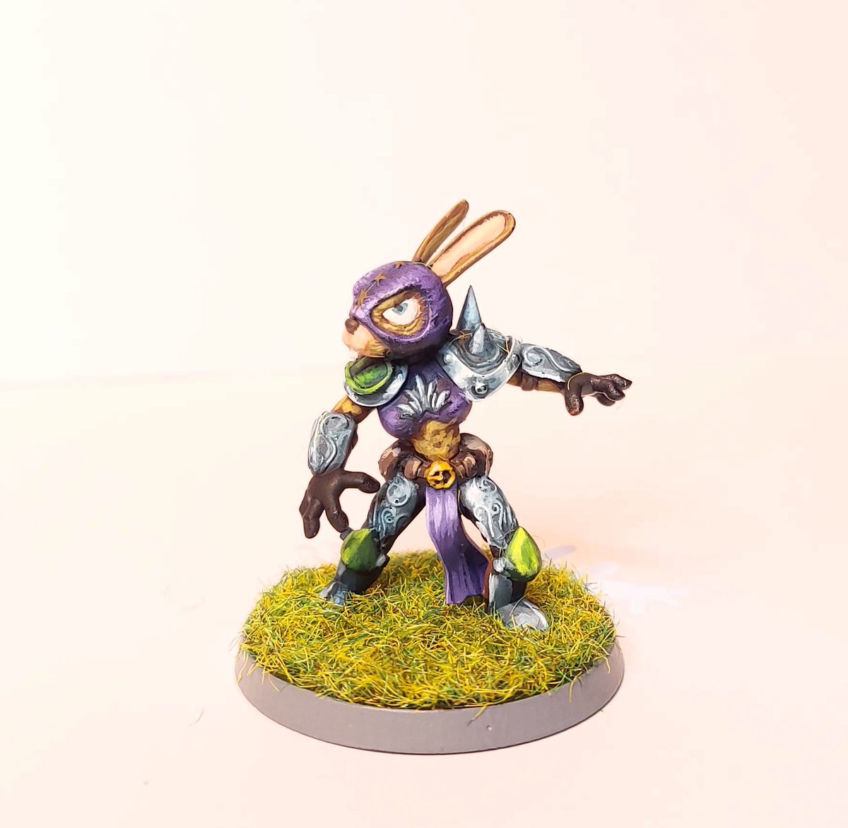 HollanderRick's tweet photo. Finished painting this "Dark Elf" from @DiceHeads for my Dark Elves Blood Bowl team. I'll play this at the next 7s season of my local Blood Bowl League. 
#miniaturepainting #bloodbowl https://t.co/mMqGxQvDRc