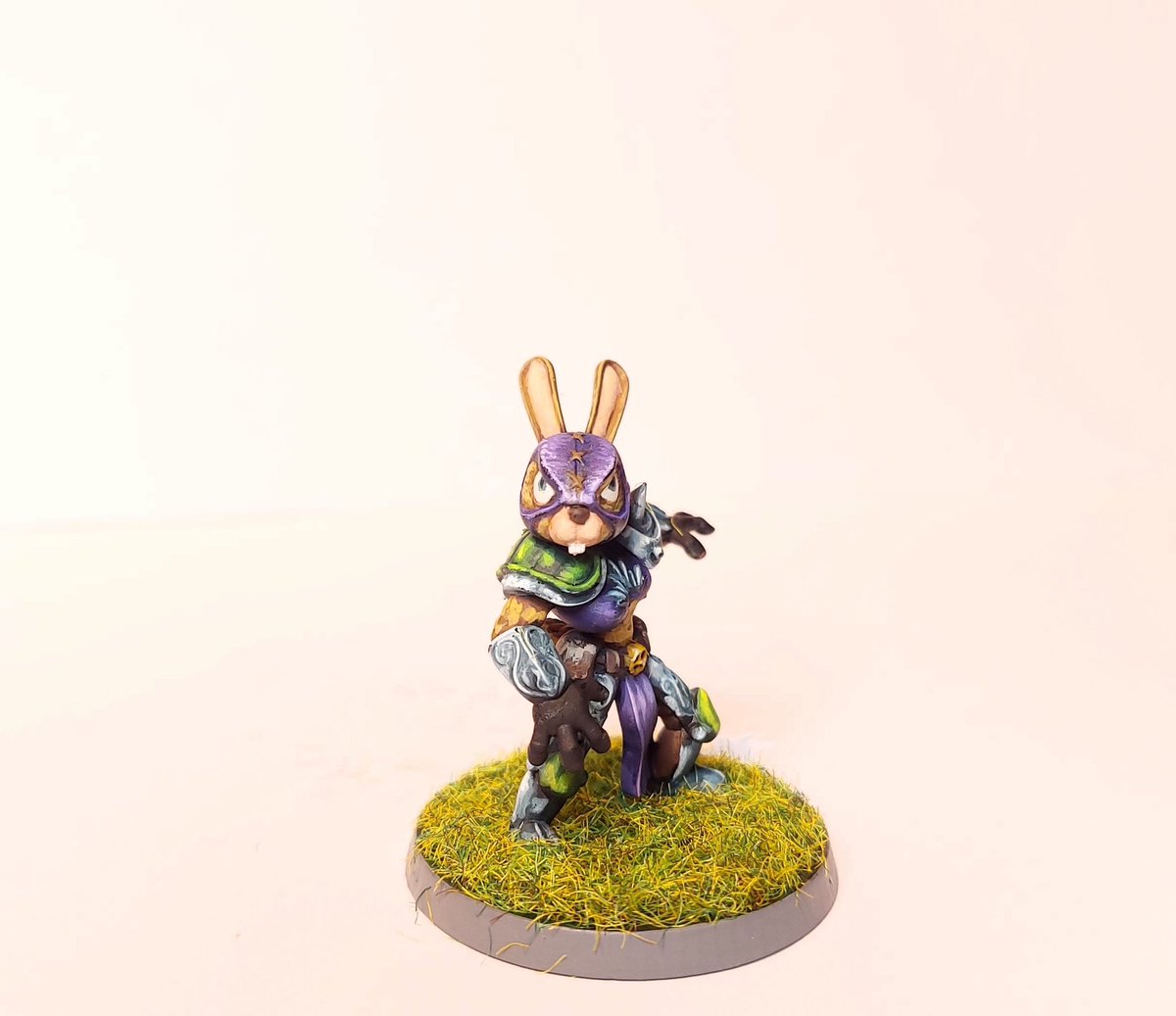 HollanderRick's tweet photo. Finished painting this "Dark Elf" from @DiceHeads for my Dark Elves Blood Bowl team. I'll play this at the next 7s season of my local Blood Bowl League. 
#miniaturepainting #bloodbowl https://t.co/mMqGxQvDRc