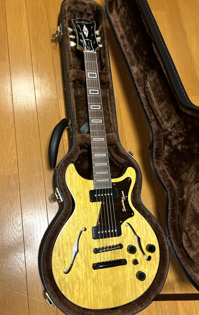今日は久しぶりにこのギターをセッションで使います💪
#seventysevenguitar
#コリーナ