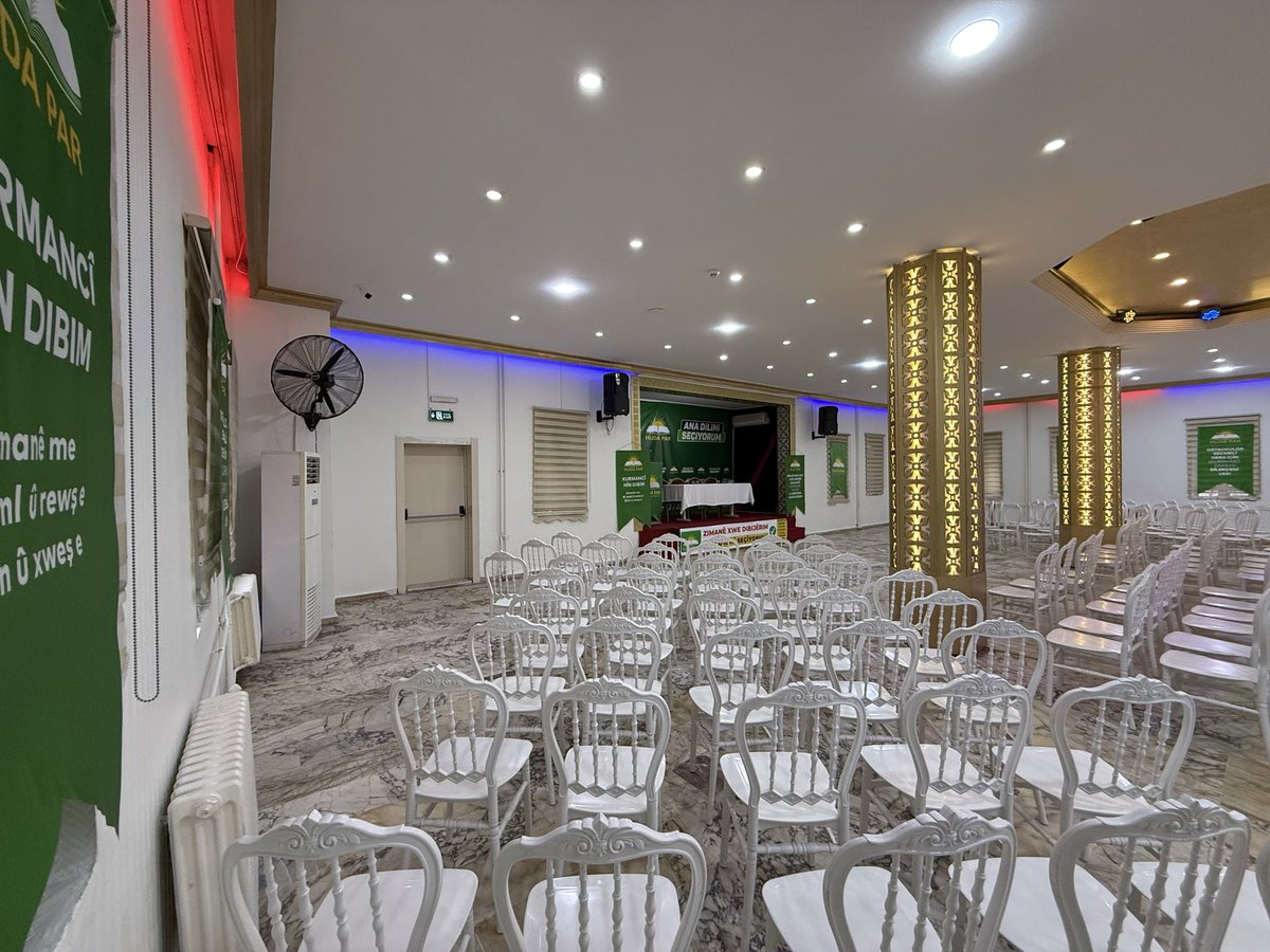 Mardin öğretmenevi’nde yapılacak olan “ANADİLİMİ SEÇİYORUM” panelimizin salonu hazırdır. HÜR GENÇLİK KIZILTEPE olarak salon hazırlamasında emeği geçenlere Teşekkür Ederiz.