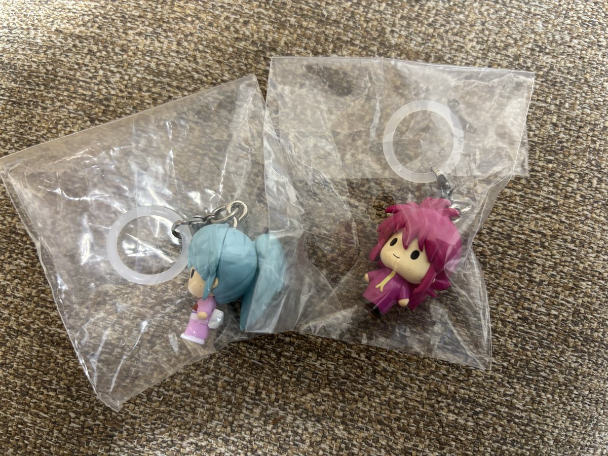 frfranran09's tweet photo. @ms573110 @0 ステさま、はじめまして。検索よりお声がけ失礼致します。
当方蔵馬とぼたん各1所持しております。郵送にてまとめての交換可能でしょうか？ご検討の程、よろしくお願い致します。 https://t.co/NGg8C2YIPm