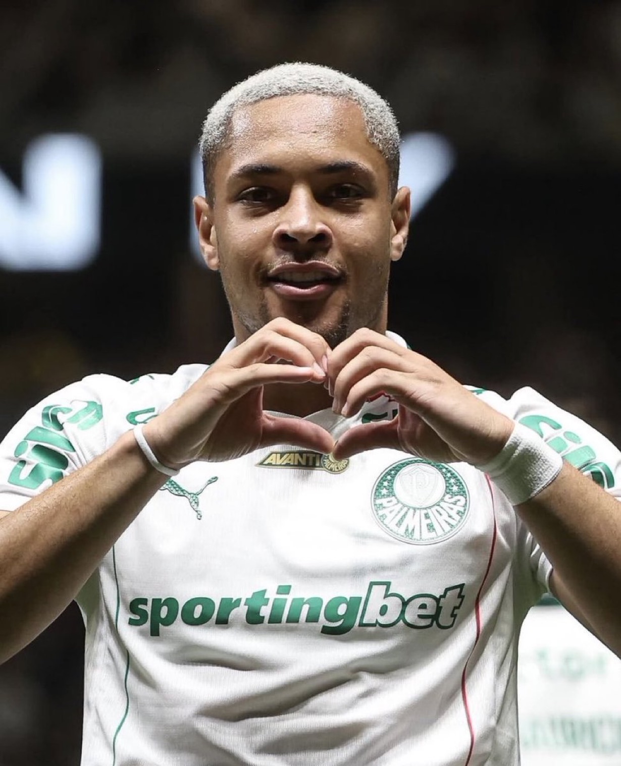 سبورت : أصبح فيتور روكي اللاعب صاحب أعلى قيمة سوقية في كرة القدم في أمريكا الجنوبية.. ويمتلك برشلونة حصة 20% من أي عملية بيع مستقبلية 