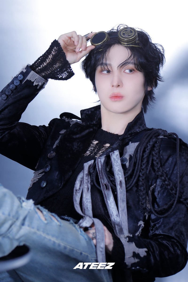 ATEEZofficial's tweet image. [📢] Listening Party on STATIONHEAD

Special photo of #YUNHO for ATINY🎧

Don't miss ATEEZ's listening party on
@STATIONHEAD

⏰ Today, 11AM (KST) / 9PM (ET)
🔗 stationhead.com/ateez

#ATEEZ #에이티즈
#GOLDENHOUR #GOLDENHOUR_Part4 #Adrenaline
#AdrenalineListeningParty