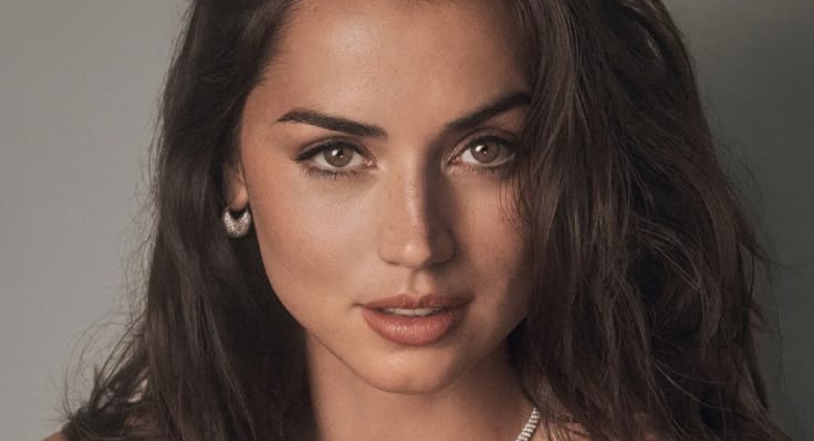 kyayaarAayu's tweet photo. Give a like to Ana de Armas or have a terrible February