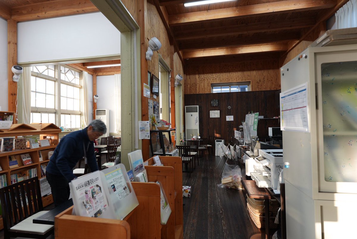 改めて！登録有形文化財でもある
浜寺公園旧駅舎を使ったカフェ｢駅舎｣でのイベント、無事に終了しました〜☺️🌸
楽しんで頂けたいたらよいなぁ…
皆さんと同じ時間をすごせてとっても楽しかったです🥹‼️
ありがとうございました(*  ˊ꒳ˋ*)❤️
大阪、絶対またくるからー！！

そして浜寺公園の駅舎も…