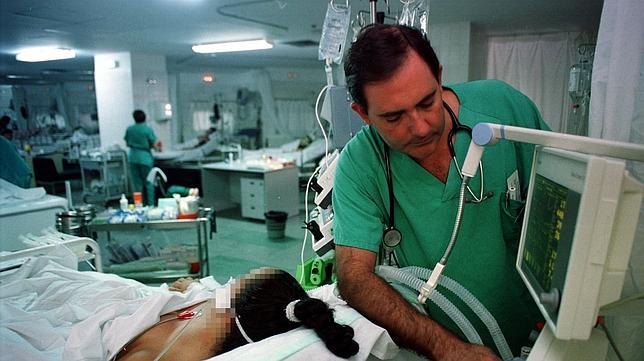 ucimacarena's tweet photo. En @ucimacarena despedimos con cariño al Dr. Emilio Álvarez Márquez @Emilio_mco 🌟
Se jubila una persona ejemplo de profesionalidad, serenidad y humanidad con pacientes y compañeros 👨‍⚕️❤️
Gracias por tanta Medicina y tantas lecciones de vida.
Tu Unidad ya te echa de menos 💙 https://t.co/d0Lqqs4rXq