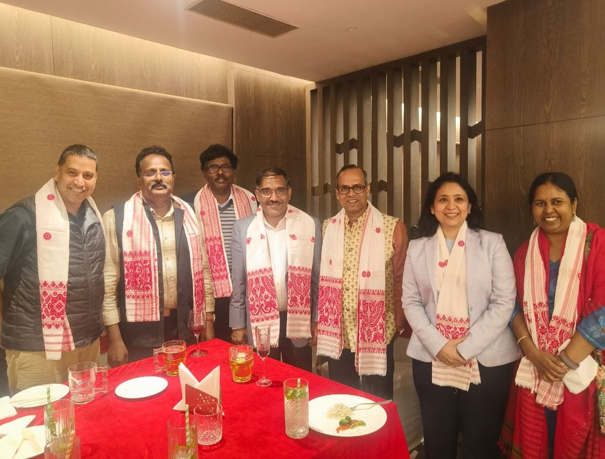 RupamDinda's tweet photo. Great to participate in the #CRSI Executive Council Meeting and 36th CRSI-NSC and #RSC Lecture series at #Dibrugarh #University, Assam https://t.co/lfN5oIvzDD