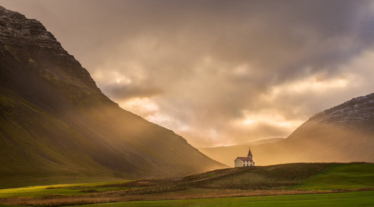 jwmcdowall's tweet photo. The Church on the hill.  #iceland #icelandicchurch #sunset #landscapephotography https://t.co/FgHuxGkihm