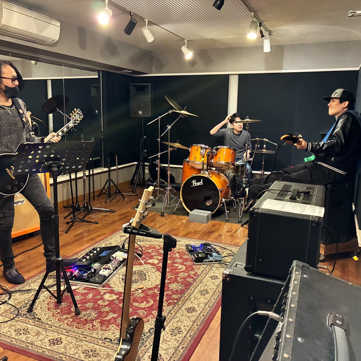 tomoshimura's tweet image. 今日は、早くからスタジオ☺️✨
やっぱりデカい音は、気持ちがいいなぁ👍