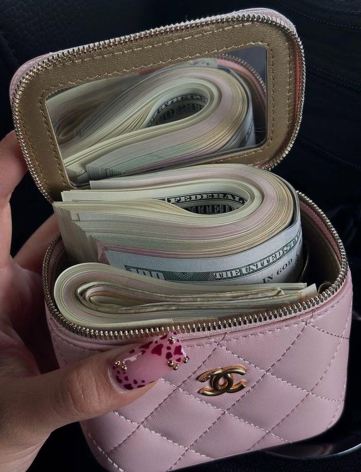 이 짤은 10초 안에 rt 하는 사람은 올해 돈을 ㅈㄴㅈㄴ 많이 벌게 됩니다 💰