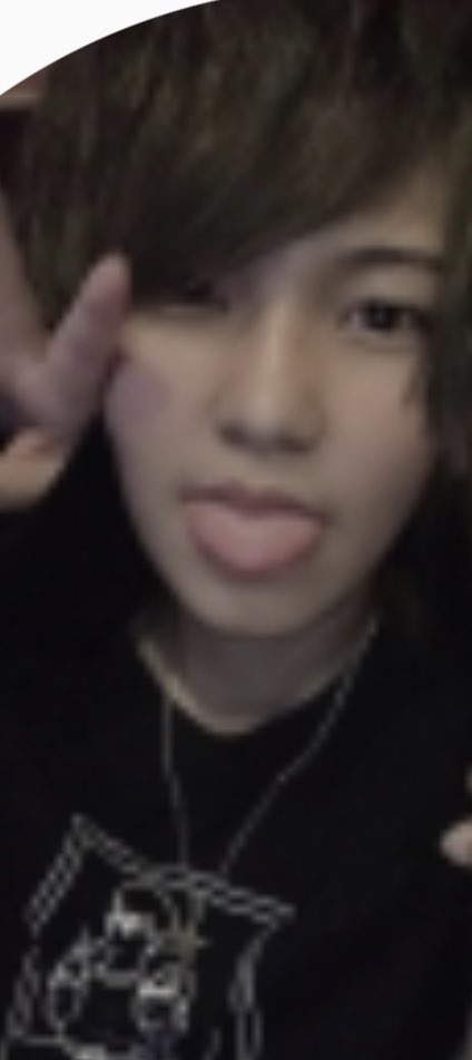 Pontapi08's tweet image. 左22歳　　　右　現31歳

いつ老けるや
ダンディーな男にいつなれるのか楽しみだ

チャラからダンディーって変えたい

知らんけど笑