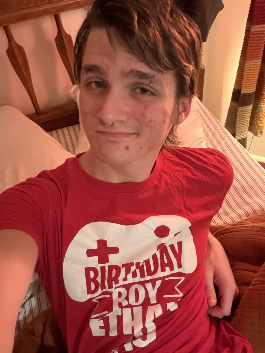 EthanGilbert22's tweet photo. Is it true what they say about red being the most attractive color? #turning33 https://t.co/jF83ioeTAE