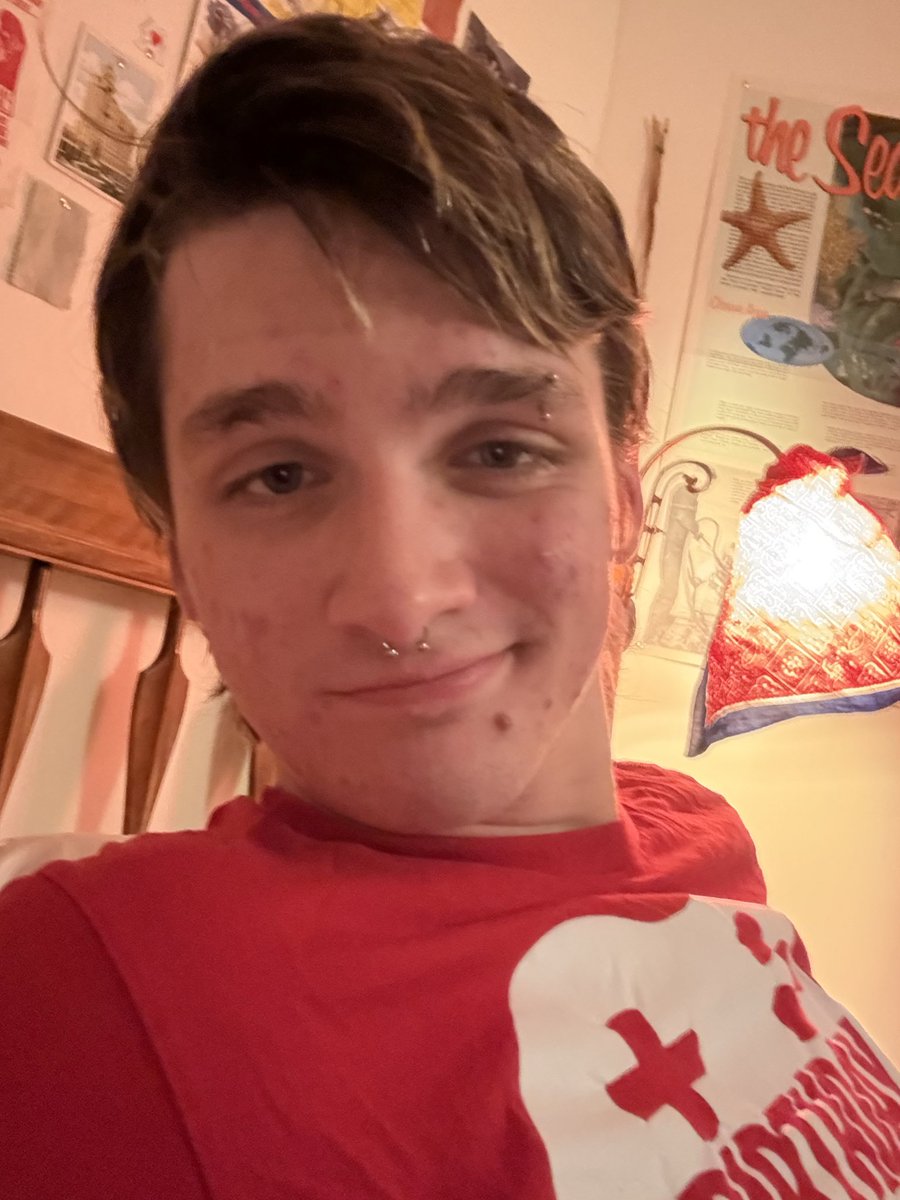 EthanGilbert22's tweet photo. Is it true what they say about red being the most attractive color? #turning33 https://t.co/jF83ioeTAE