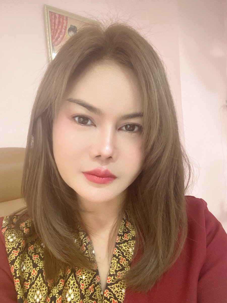 โมโม้ tweet media