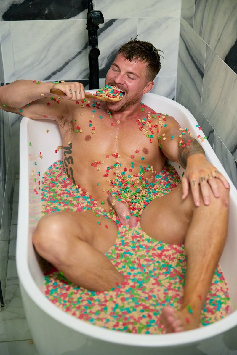 PaulSmi95432652's tweet photo. Fruit Loops? https://t.co/ULDQSiKKig