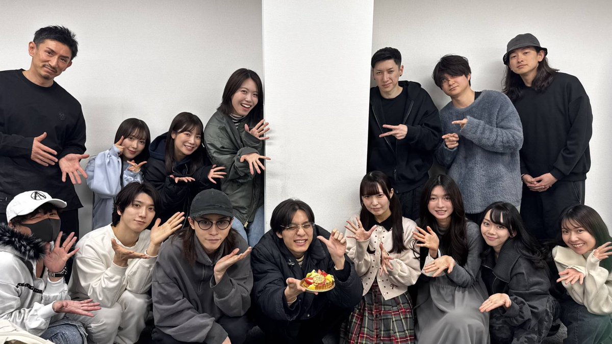 sab_on0404's tweet photo. 【権乱業火5】
「権乱業火〜黎明の灯火〜」の顔合わせでした！
全員参加とはなりませんでしたが誕生日だった吉田さんをお祝いしながら集合写真！

チケットはこの後、20時〜【先着順】にて販売です！ https://t.co/MWM59UU8Lb
※購入には事前の無料の会員登録が必要です。

#権乱業火5 https://t.co/kDgFfbz1vT